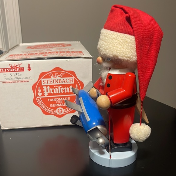 Steinbach nutcracker, S1323 “chubby flying Santa” - Picture 7 of 10